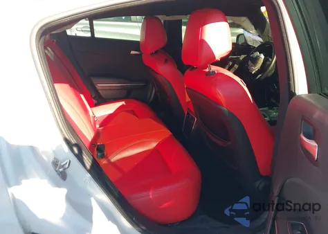 2015 Dodge Charger Se z USA, uszkodzony, nr VIN 2C3CDXBG4FH826718